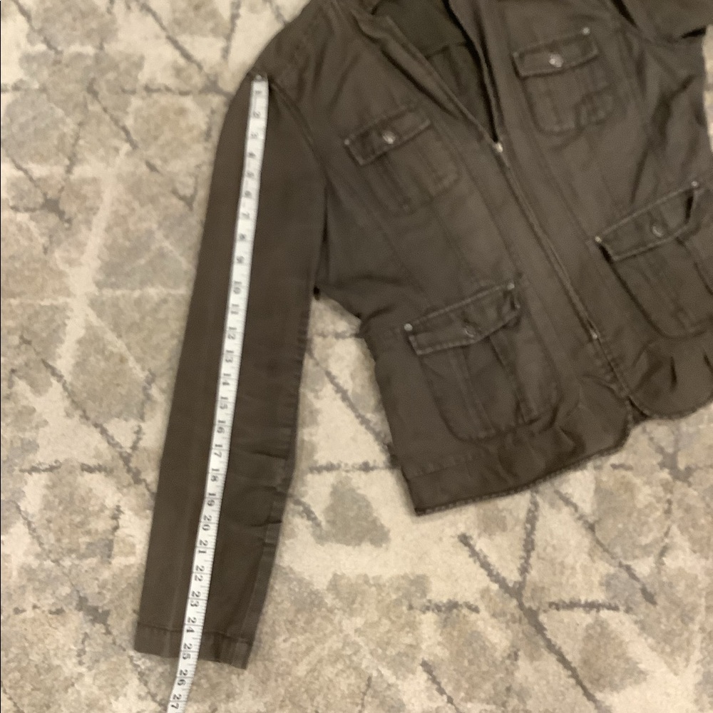 Ladies utility jacket 🧥 - Picture 9 of 10